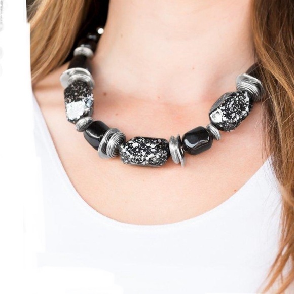 In Good Glazes Black Blockbuster Necklace - Picture 2 of 2